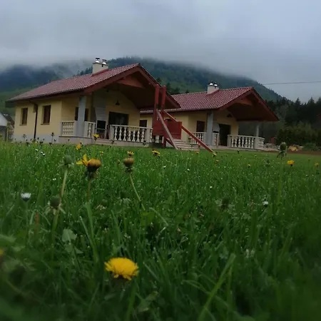 Przy Zalewie 라트코프